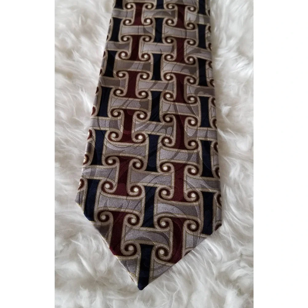 Vtg 90s Geoffrey Beene silk necktie geometric classic business tie 64 length